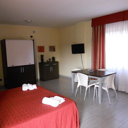 Residence San Prospero Garbagnate Milanese Room photo